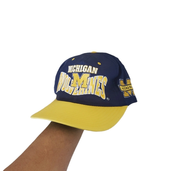 VTG 80s Michigan Wolverines Spellout University Snapback Cap Hat Snap Blue and y - Picture 3 of 15